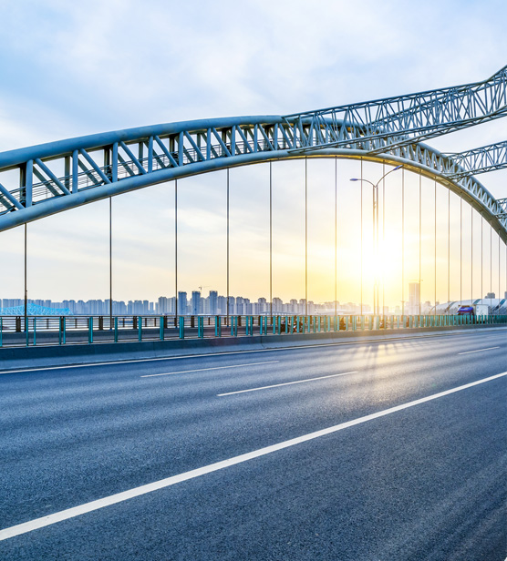 바다위의 교각사진